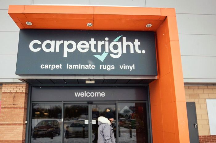 Carpetright lines up administrators as sale talks continue