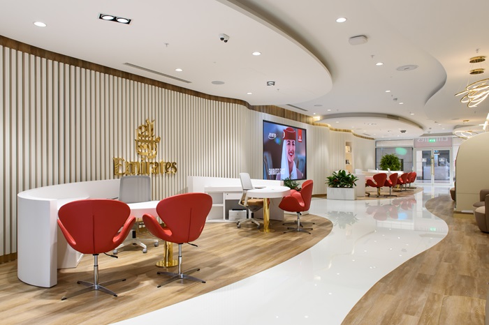 Emirates unveils new experiential travel store in London