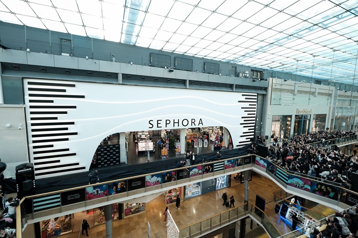 Thousands of beauty fans queue for the opening of Sephora’s first Birmingham store