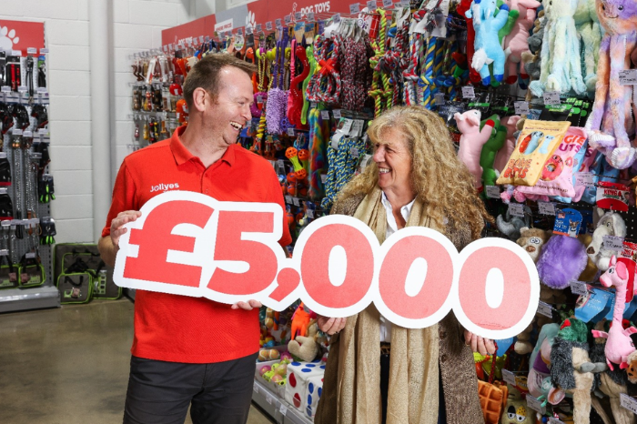 Jollyes donates £5,000 to retired service animals charity, kickstarting nationwide partnership