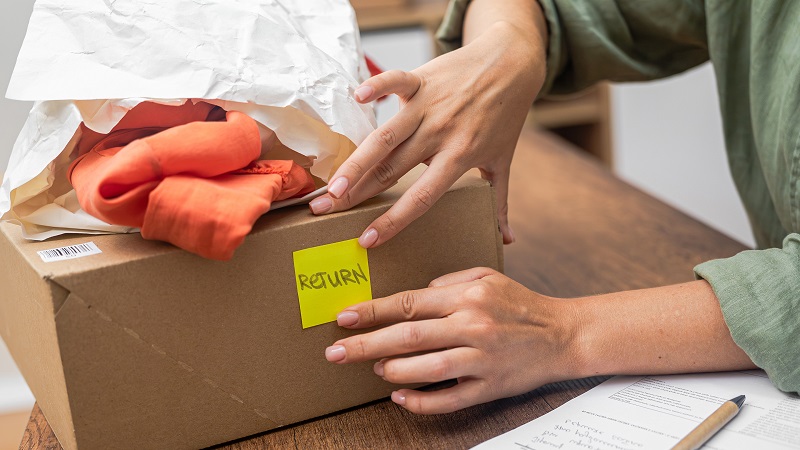 From wrapping to returns: Unpacking the retailers’ seasonal returns dilemma